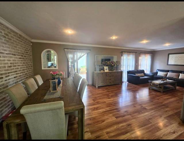 3 BEDROOM TOWNHOUSE FOR SALE IN FAERIE GLEN